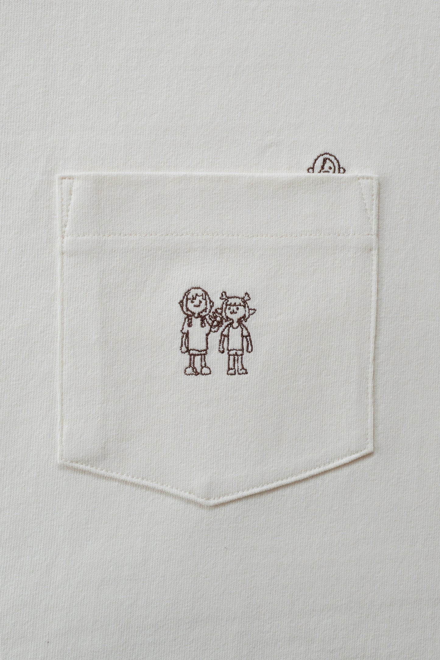 オーバーサイズ刺繍Tシャツ - 2026年版 - ナチュラル